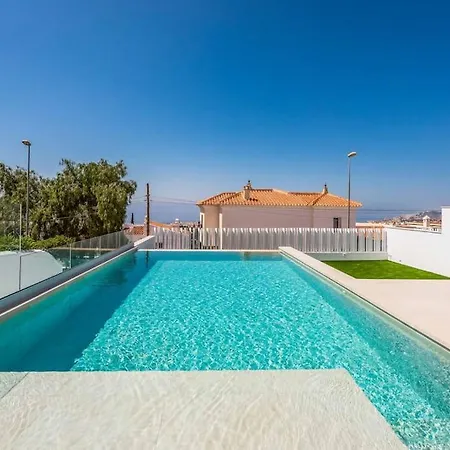 Felix Dos - By Apricus Holidays Otel Nerja